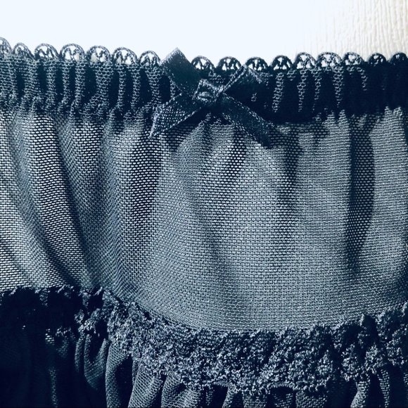 La Vie En Rose Black Garter Skirt M Like New! - Picture 10 of 13